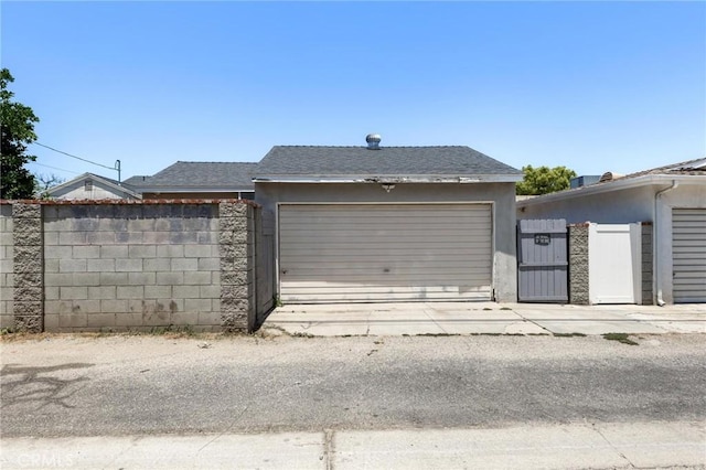 16728 Los Alimos St, Granada Hills, CA 91344 - garage featuring a gate