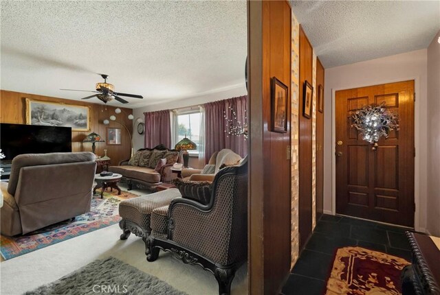 341 Mellane Cir, Orland, CA 95963 - foyer featuring a textured ceiling and ceiling fan