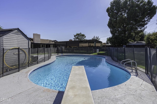 6100 Carter Ave, Bakersfield, CA 93308 - view of pool with a patio