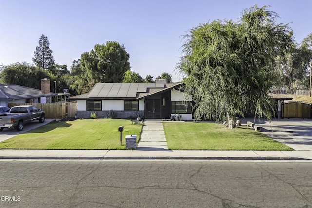 6100 Carter Ave, Bakersfield, CA 93308 - mid-century home featuring solar panels