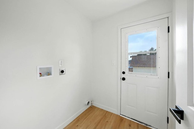 640 Pyramid St, San Diego, CA 92114 - laundry area featuring electric dryer hookup, light wood-type flooring, and hookup for a washing machine