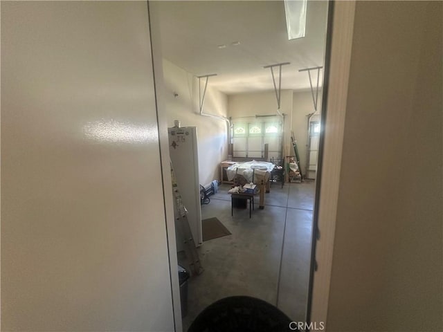 1185 Lantana Rd, Beaumont, CA 92223 - corridor featuring concrete floors