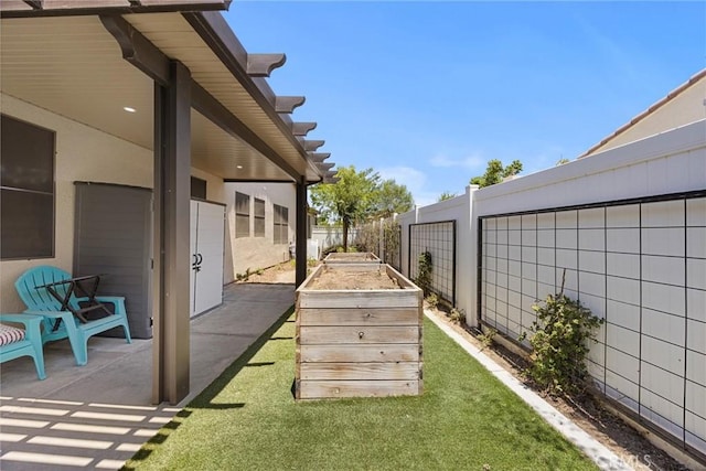 14217 Pemberley Passage Ave, Bakersfield, CA 93311 - view of yard with a garden