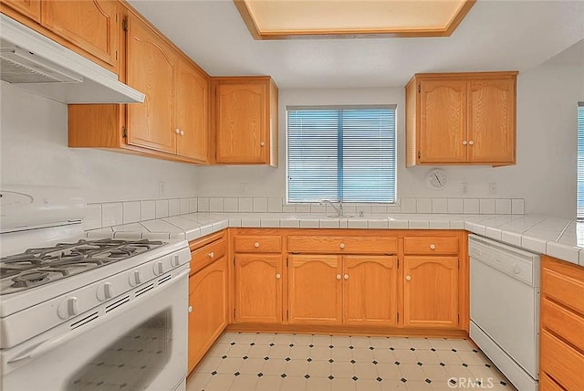 14158 Tu Su Cir, Apple Valley, CA 92307 - kitchen featuring white appliances, under cabinet range hood, and light floors