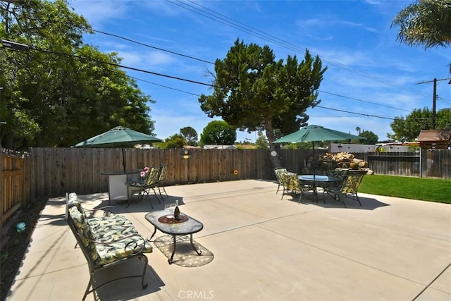 19536 Kittridge St, Reseda, CA 91335 - fenced backyard with outdoor dining space and a patio