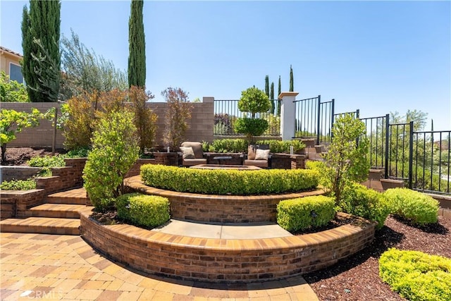 44277 Reidel St, Temecula, CA 92592 - view of property's community featuring a fenced backyard