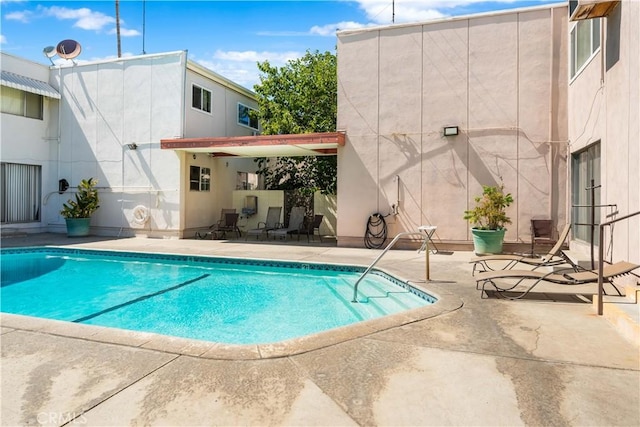 7135 Coldwater Canyon Ave Unit 16, North Hollywood, CA 91605 - swimming pool featuring a patio