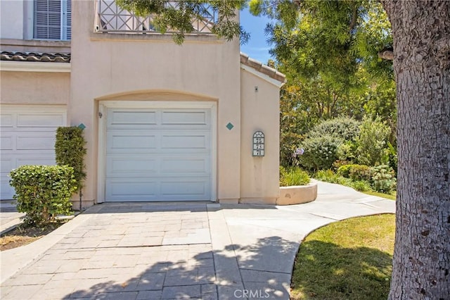 75 Shorebreaker Dr, Laguna Niguel, CA 92677 - garage with driveway