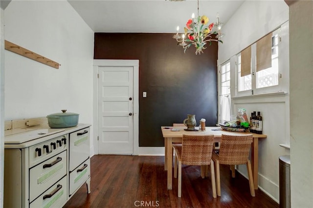 571 W 17th St, San Pedro, CA 90731 - dining room featuring dark wood-style floors and a chandelier