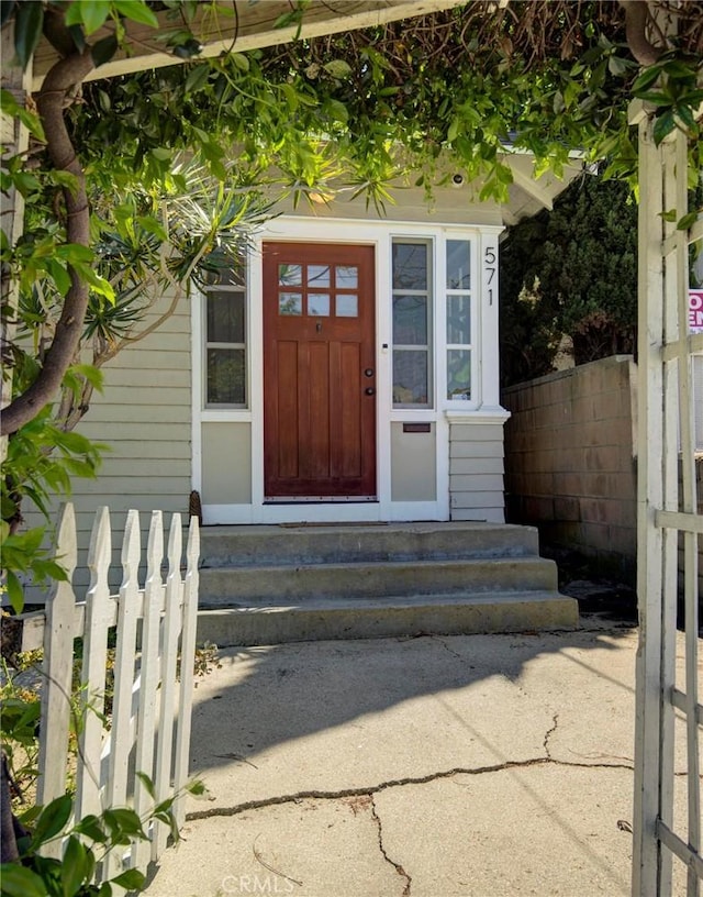 571 W 17th St, San Pedro, CA 90731 - property entrance