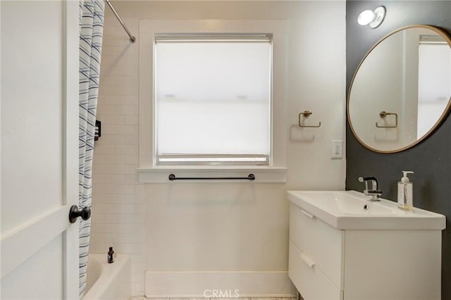 571 W 17th St, San Pedro, CA 90731 - full bath with vanity and bathtub / shower combination