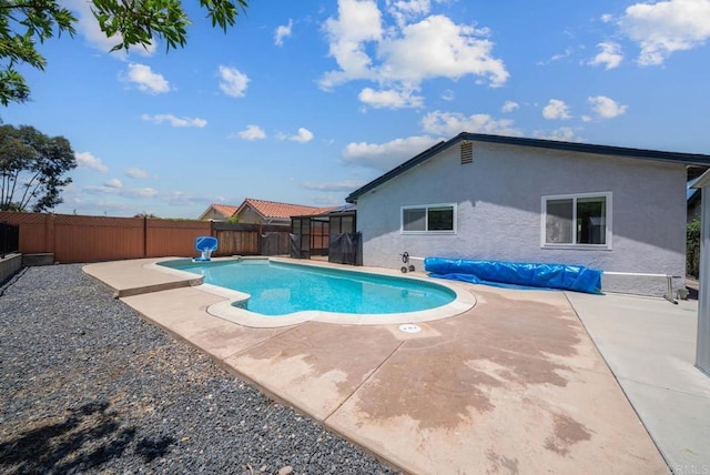 7971 Jade Coast Rd, San Diego, CA 92126 - view of swimming pool featuring a fenced backyard and a patio area