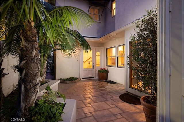 816 Via Lido Nord, Newport Beach, CA 92663 - entrance to property featuring stucco siding and a patio area