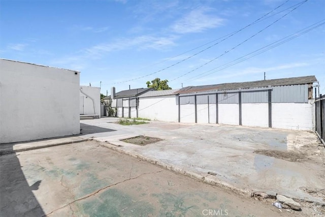 727 E 94th St, Los Angeles, CA 90002 - view of road featuring curbs