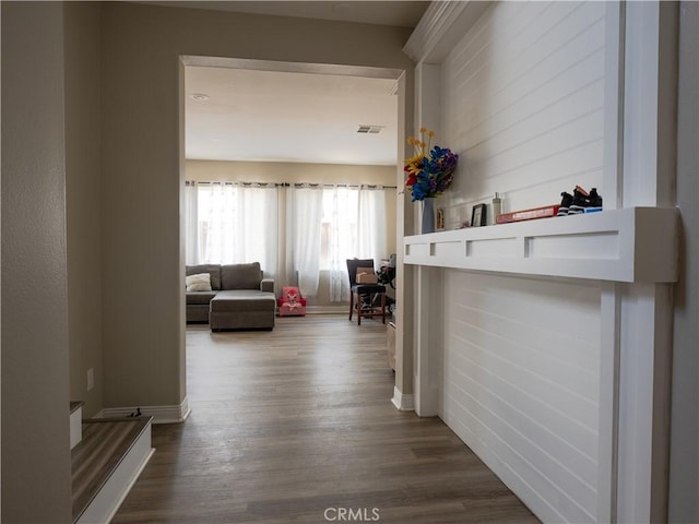 1870 Rosemont Cir, San Jacinto, CA 92583 - hall featuring dark wood-style flooring and baseboards