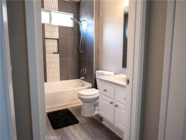 1870 Rosemont Cir, San Jacinto, CA 92583 - bathroom featuring vanity, shower / bath combination, and wood finished floors