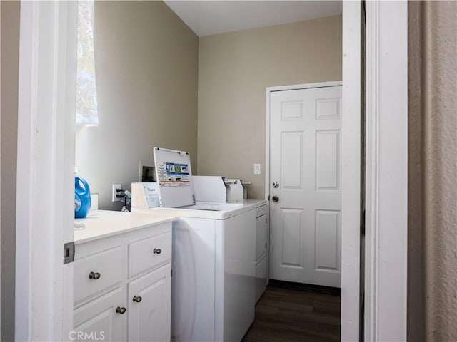 1870 Rosemont Cir, San Jacinto, CA 92583 - laundry room featuring separate washer and dryer and dark wood-type flooring