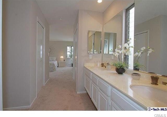 640 S Lake Ave Unit 306, Pasadena, CA 91106 - ensuite bathroom featuring double vanity