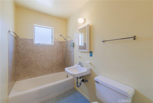 2001 W Jan Way, Santa Ana, CA 92704 - full bath featuring washtub / shower combination and tile patterned floors