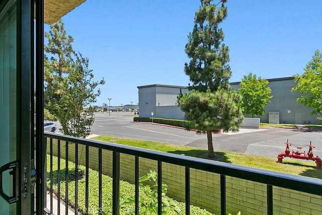 12400 Montecito Rd Unit 222, Seal Beach, CA 90740 - view of yard featuring a balcony