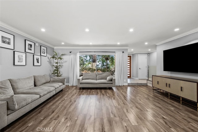 9778 Via Roma, Burbank, CA 91504 - living area featuring wood finished floors, ornamental molding, and recessed lighting