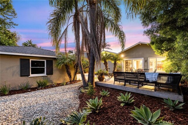 1544 3rd St, Manhattan Beach, CA 90266 - view of yard featuring a wooden deck and outdoor lounge area