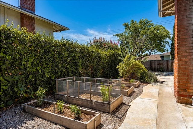 17542 Rainier Dr, North Tustin, CA 92705 - view of yard with a garden