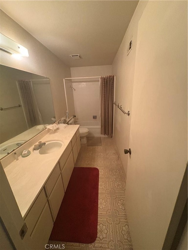 197 Limestone Rd, Claremont, CA 91711 - bathroom with vanity and shower / bath combination with curtain