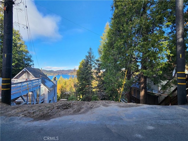 104 Fremont Rd, Lake Arrowhead, CA 92352