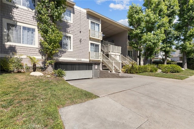 4859 Coldwater Canyon Ave Unit 4, Sherman Oaks, CA 91423 - view of building exterior with stairs