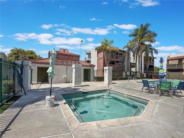 1124 S Citron Unit 85, Anaheim, CA 92805 - community pool with a community hot tub and a patio area