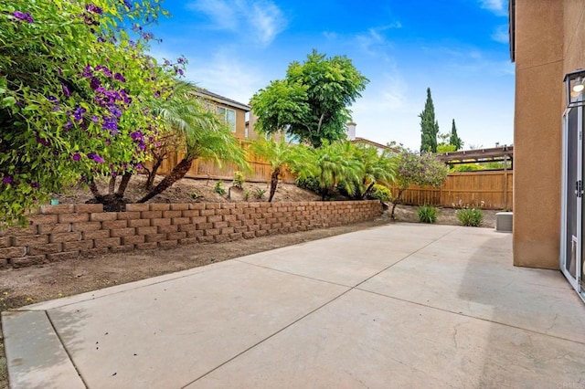 1789 Perrin Pl, Chula Vista, CA 91913 - fenced backyard with a patio area