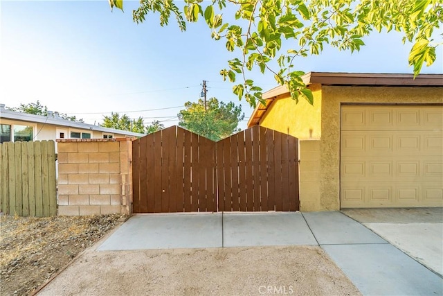 2017 W Newgrove St, Lancaster, CA 93536 - garage with a gate