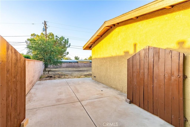 2017 W Newgrove St, Lancaster, CA 93536 - view of patio