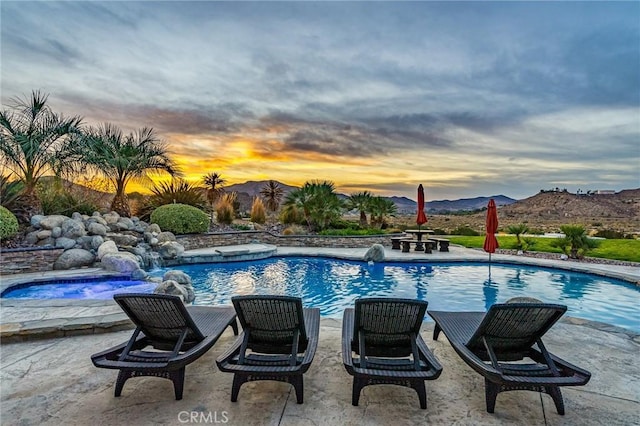 32175 Cedarcroft Rd, Acton, CA 93510 - swimming pool featuring an in-ground hot tub, a patio, and a mountain view