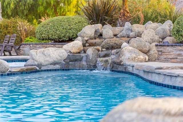 32175 Cedarcroft Rd, Acton, CA 93510 - view of swimming pool with a pool with connected hot tub