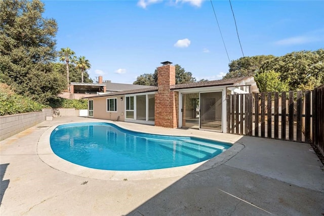 2038 Noble View Dr, Rancho Palos Verdes, CA 90275 - view of pool with a patio