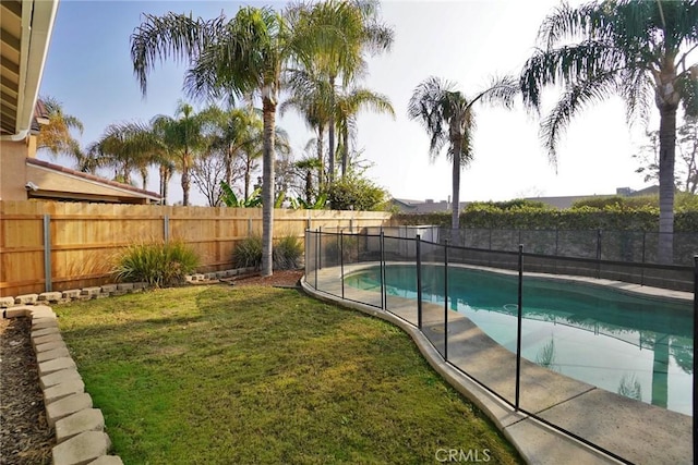 845 E Redwood Cir, Hanford, CA 93230 - view of pool featuring a fenced backyard