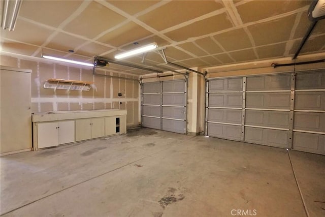 845 E Redwood Cir, Hanford, CA 93230 - view of garage