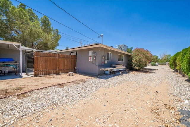 10147 Primrose Ave, Hesperia, CA 92345 - view of side of property with stucco siding