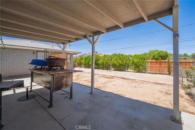 10147 Primrose Ave, Hesperia, CA 92345 - view of patio / terrace
