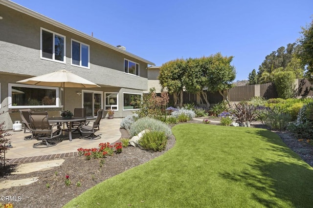 2142 Klamath Dr, Camarillo, CA 93010 - view of yard with a patio area