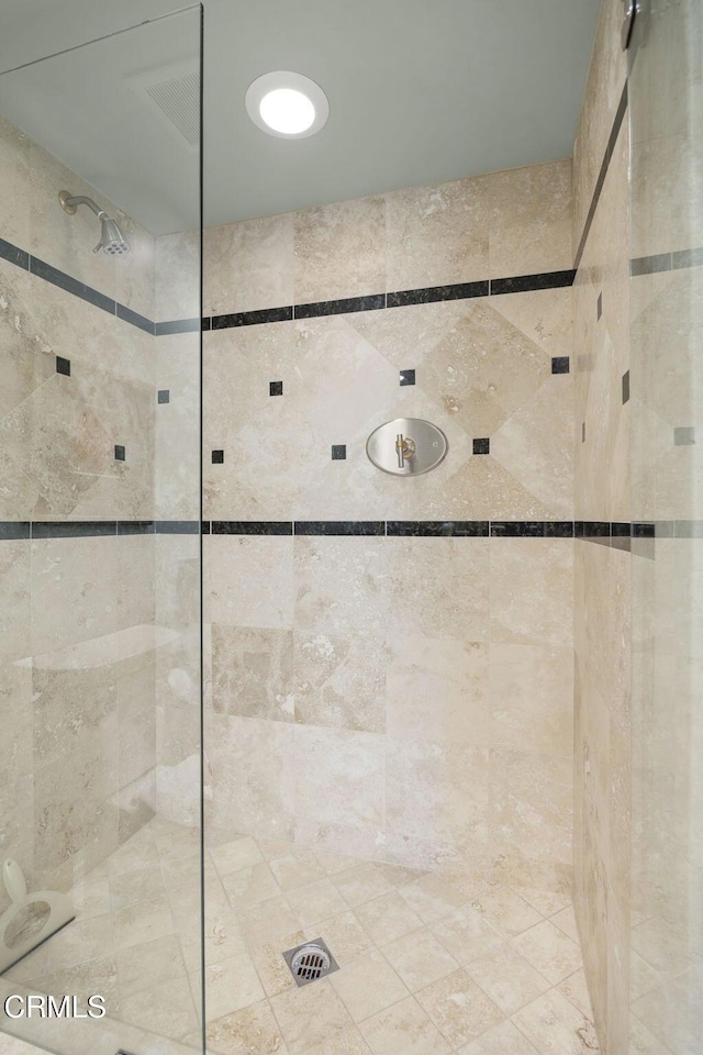 2142 Klamath Dr, Camarillo, CA 93010 - bathroom with tiled shower