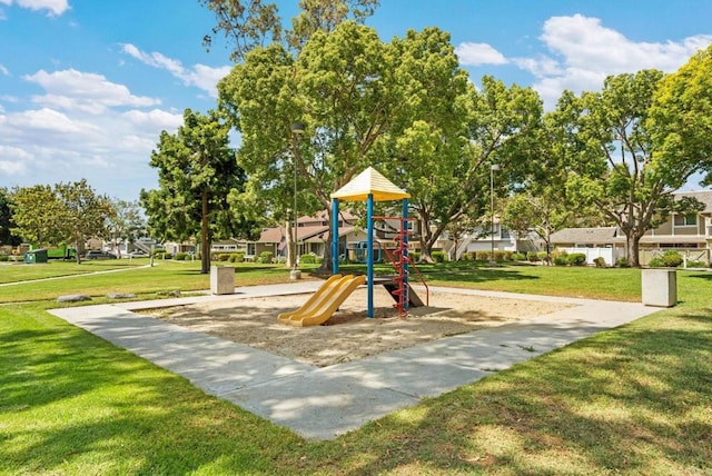 853 Dana Point Way, Oceanside, CA 92058 - communal playground featuring a lawn