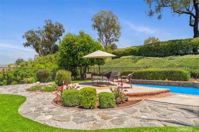 9 Phillips Cir, Laguna Niguel, CA 92677 - fenced backyard featuring a patio