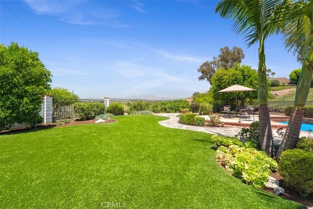9 Phillips Cir, Laguna Niguel, CA 92677 - fenced backyard featuring a patio area
