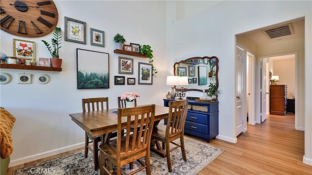 28653 Bar Hbr, Temecula, CA 92591 - dining room featuring light wood-style flooring