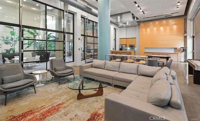 133 The Promenade N Unit 317, Long Beach, CA 90802 - common area featuring a towering ceiling