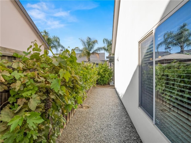 425 W Trenton Ave, Clovis, CA 93619 - view of side of property featuring stucco siding
