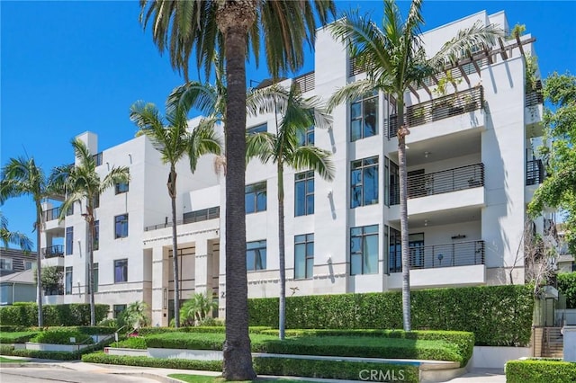447 N Doheny Dr Unit 104, Beverly Hills, CA 90210 - view of apartment building / complex